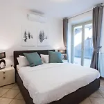 Il Patio Varenna Pool Sleeps 6 * Perledo