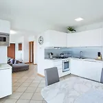 Apartman Il Patio Varenna Pool Sleeps 6