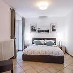 Il Patio Varenna Pool Sleeps 6 Apartman Perledo