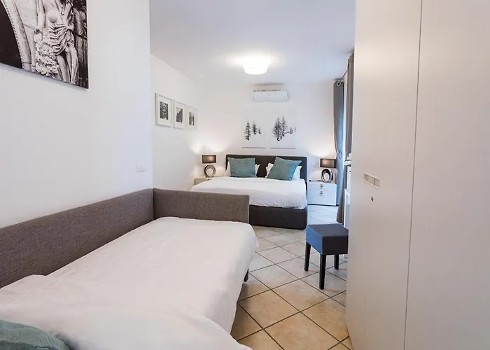 Il Patio Varenna Pool Sleeps 6 Appartamento *